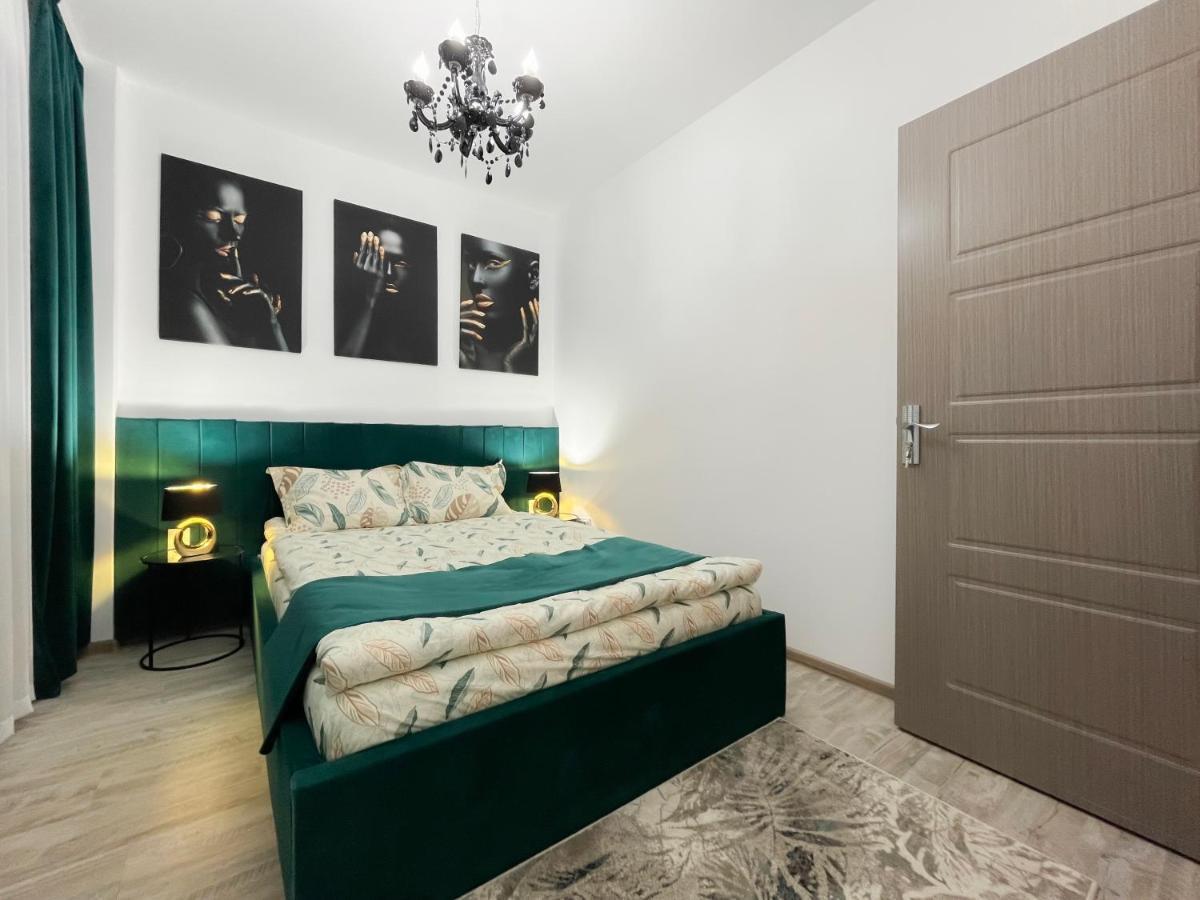 Unique Hotel Apartments Яссы Экстерьер фото