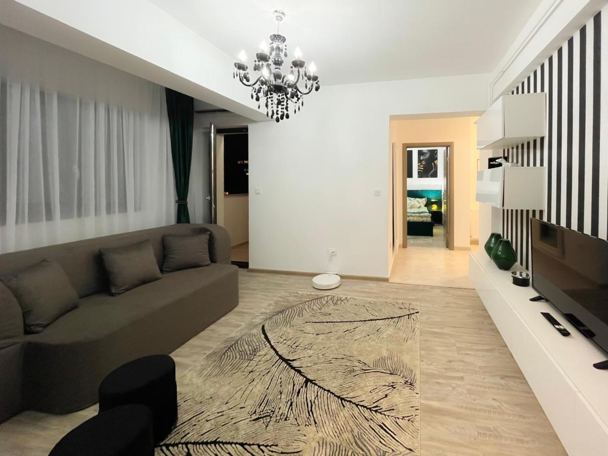 Unique Hotel Apartments Яссы Экстерьер фото