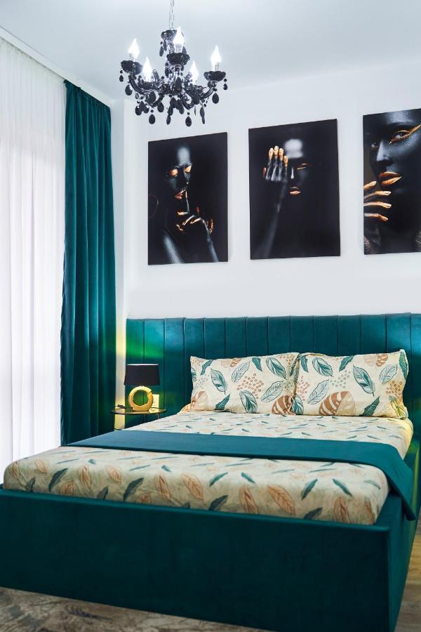 Unique Hotel Apartments Яссы Экстерьер фото