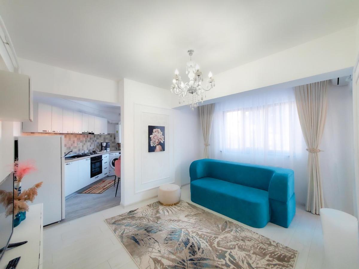 Unique Hotel Apartments Яссы Экстерьер фото