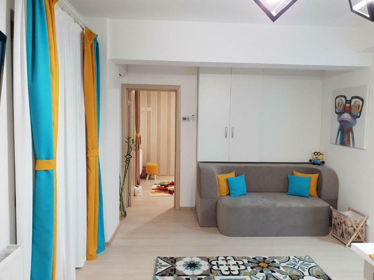 Unique Hotel Apartments Яссы Экстерьер фото