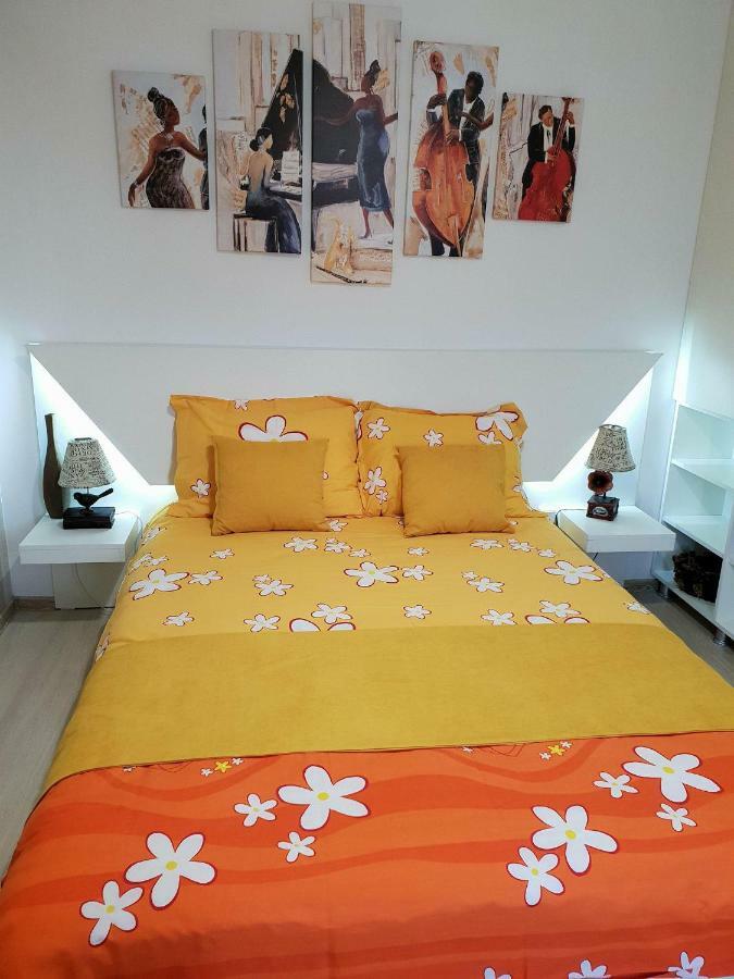Unique Hotel Apartments Яссы Экстерьер фото