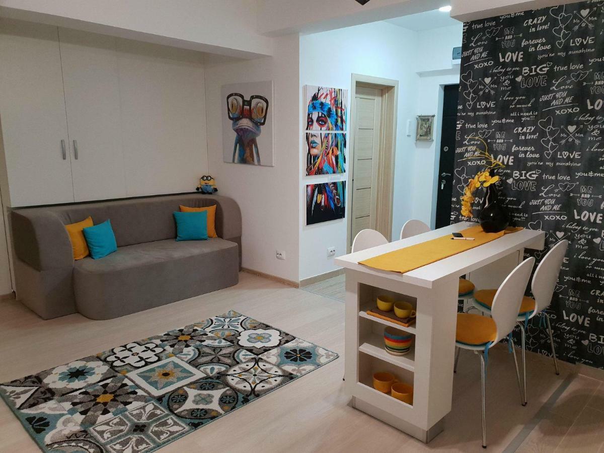 Unique Hotel Apartments Яссы Экстерьер фото