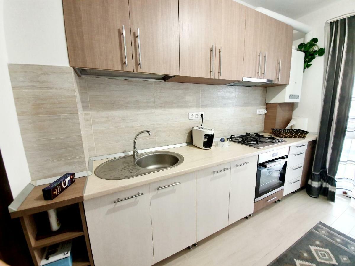 Unique Hotel Apartments Яссы Экстерьер фото