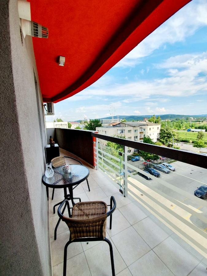 Unique Hotel Apartments Яссы Экстерьер фото