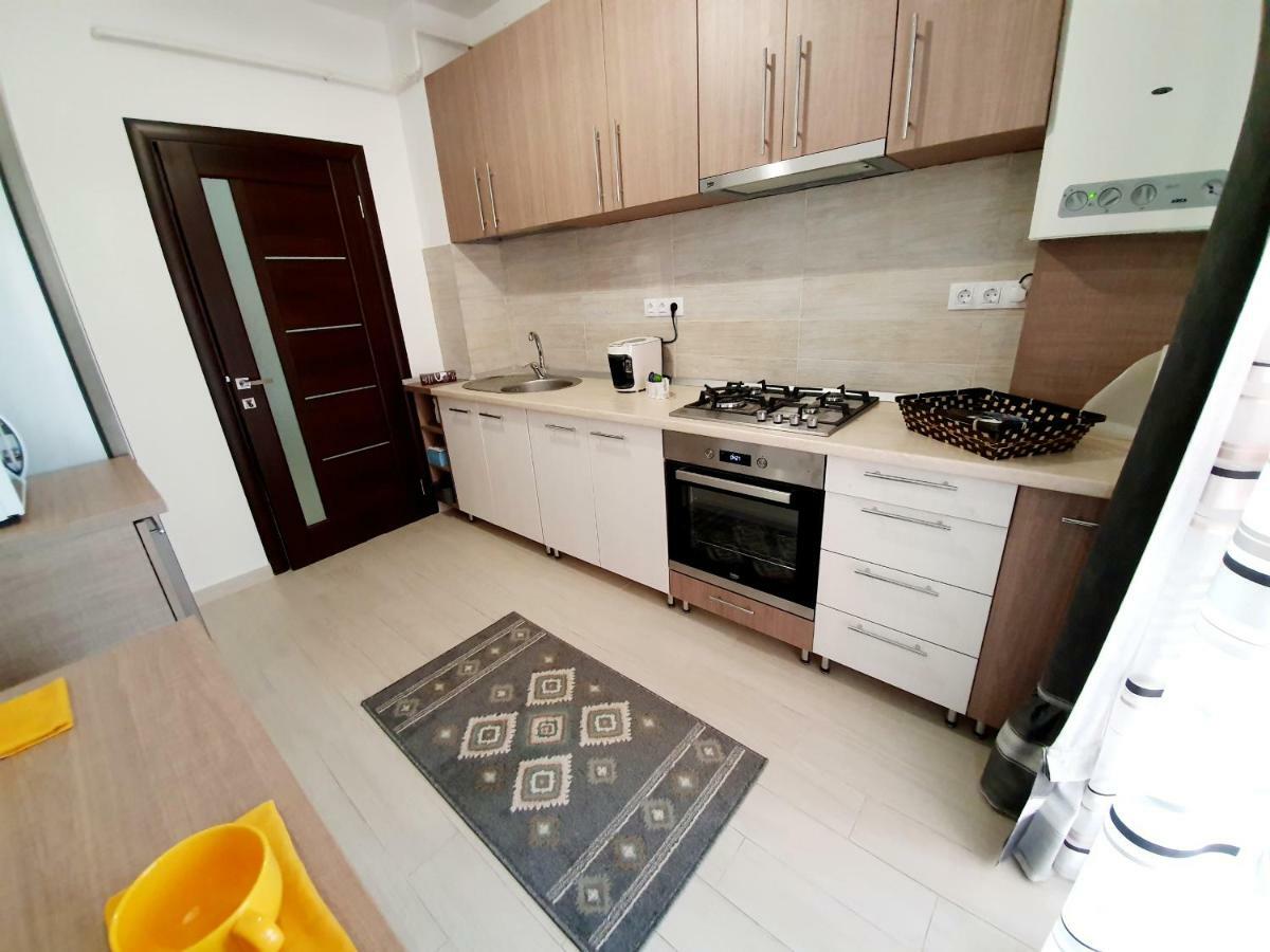 Unique Hotel Apartments Яссы Экстерьер фото
