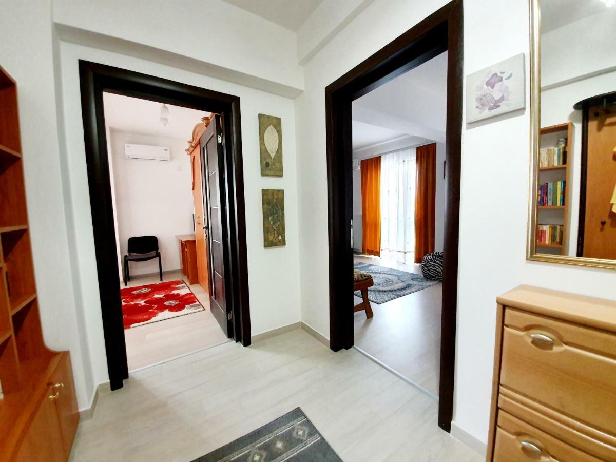 Unique Hotel Apartments Яссы Экстерьер фото